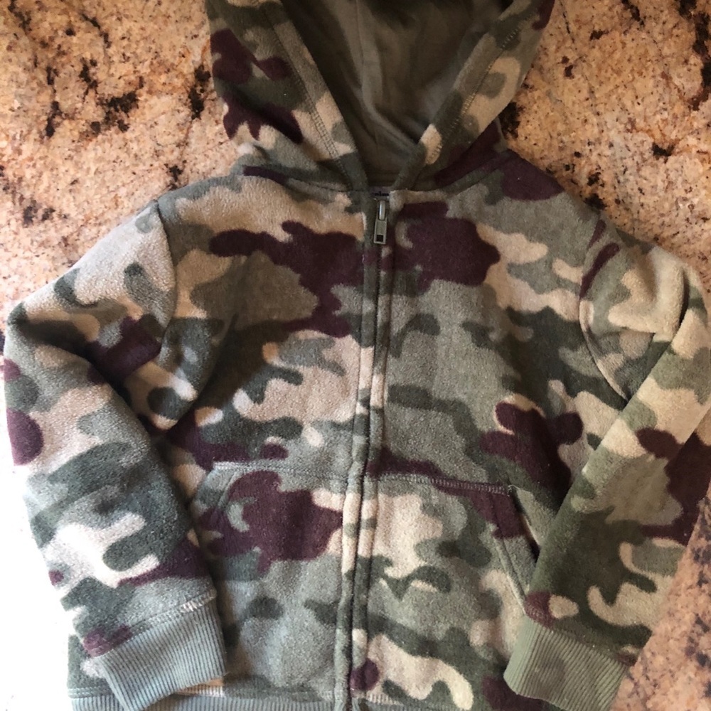 🍁 BUNDLE ONLY - 5/$15  Camouflage Fleece Full Zip Hoodie, Boys 3t 🍁
